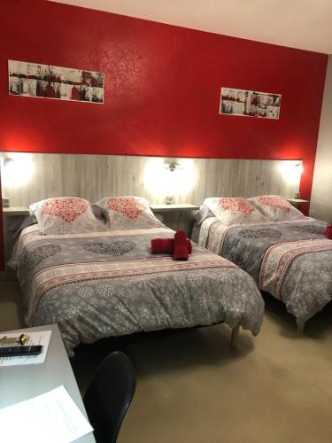 2 double beds