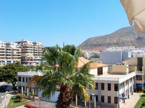  Central & Beach Los Cristianos by HelloApartments, Pension in Los Cristianos