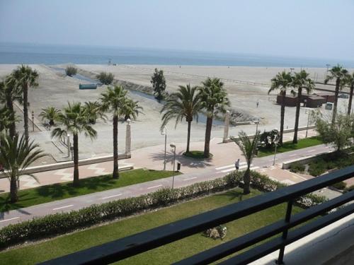 Motril primera línea de playa, 3 habitaciones, terraza sobre el mar, 4º SIN ASCENSOR