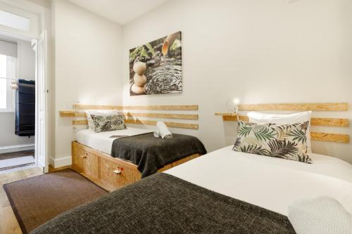 1 double bed, 2 twin beds