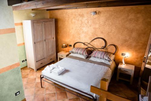 Ca' Baetti B&B Antico Borgo - Tap to explore photos
