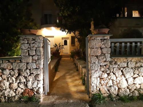 Diamant's Place with Treehouse Garden