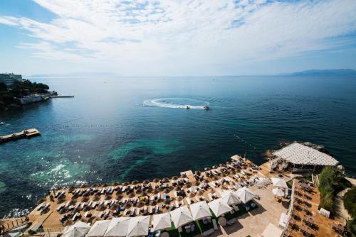 Charisma De Luxe Hotel - image 4