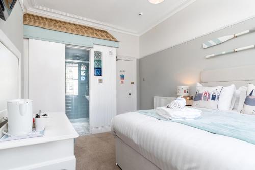Beachside Guest House - image 11