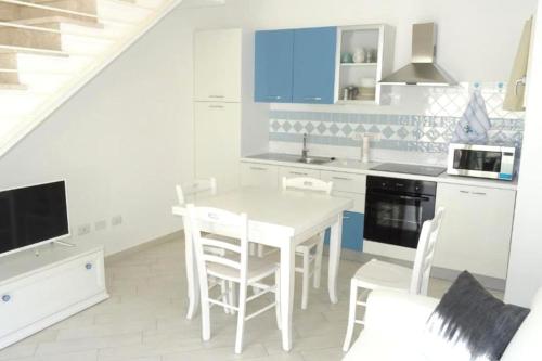 virtuve, Romantica casa al mare con piscina in Sardegna in Viddalba