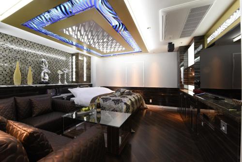 HOTEL W-PARTY-W GROUP HOTELS and RESORTS-