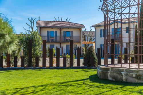 Clos Castel Villas