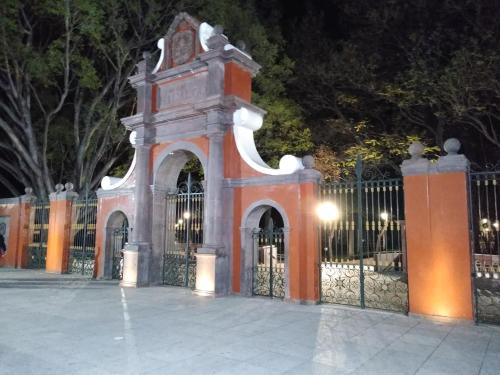 Hotel Cuauhtemoc in เควเรทตาโร่