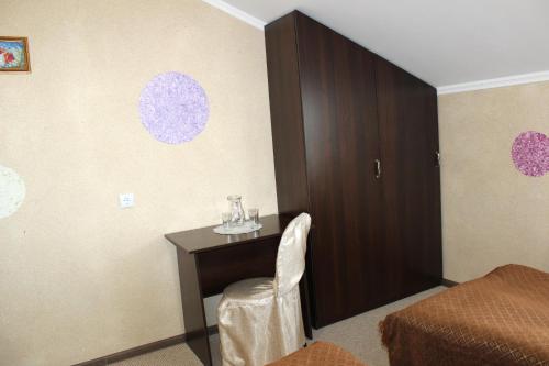 2 twin beds