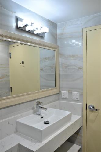 LIC Plaza Hotel in Queens, USA