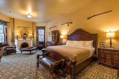 Steele Mansion Inn & Gathering Hub in Painesville, USA