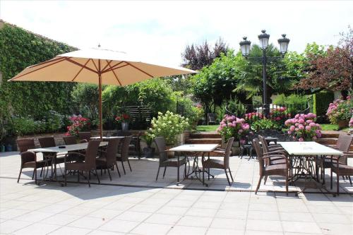 Garden, Apartamentos La Pontiga *** in Pilona