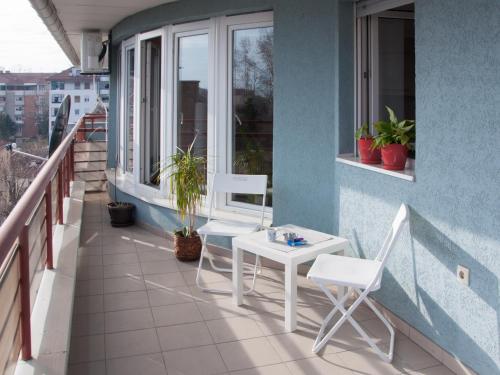 Modern and bright apartment in Ruma - image 11