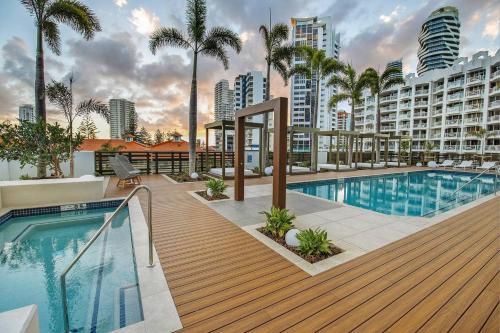 Qube Broadbeach Ocean View Apartments