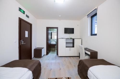 Garnet Hotel & Event Centar - main image