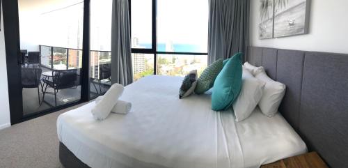 Qube Broadbeach Ocean View Apartments