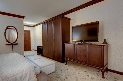 Shiroka Laka Hotel - image 5