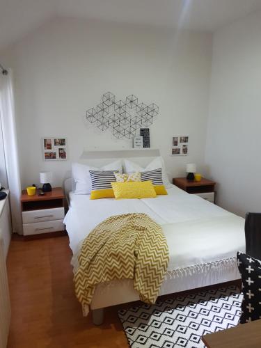  Sunny & Modern by the sea, Unterkunft in Bol