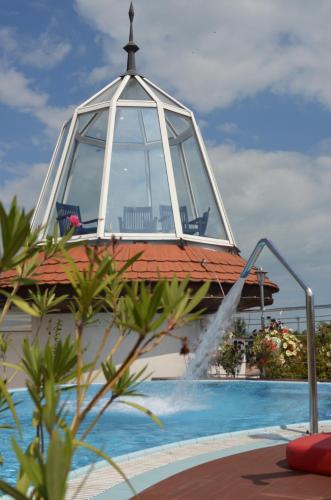Swimming pool, Hotel Balaton Fonyod in Balatonlelle
