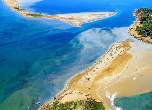  Holiday house in Nin with sea view, terrace, air conditioning, Wi-Fi (4720-1) in 23232 Nin