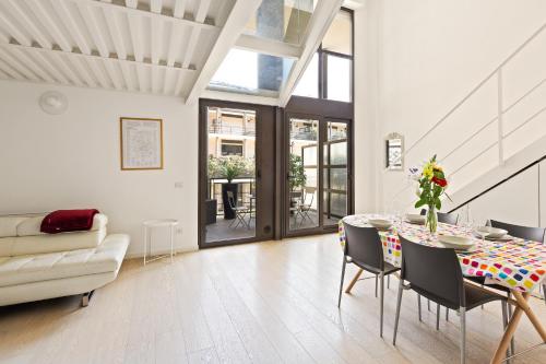 GuestHost - Elegant Loft with Balcony!, Milán (fotografie 7)