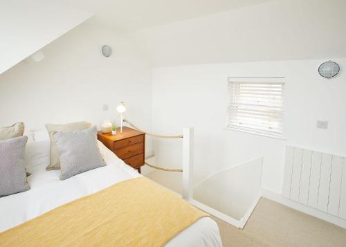 Harbour Cottage - image 4