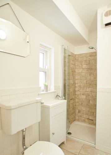 Harbour Cottage - image 2