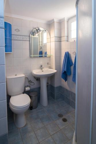 FNK Apartments with Sea View - Tap to explore photos