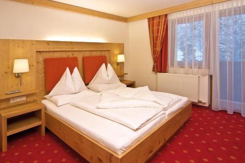 Family Suite (2 Adults + 3 Children)