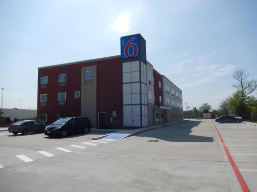 Knights Inn Houston – Houston, TX