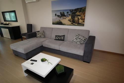 Deluxe Apartment 5 image 3