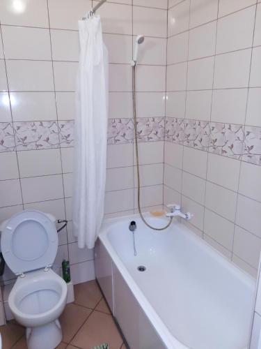 Apartaments na Yablonevoy 7 - image 7
