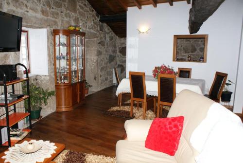  Casa Nova (Turismo da Aldeia), Unterkunft in Ponte da Barca