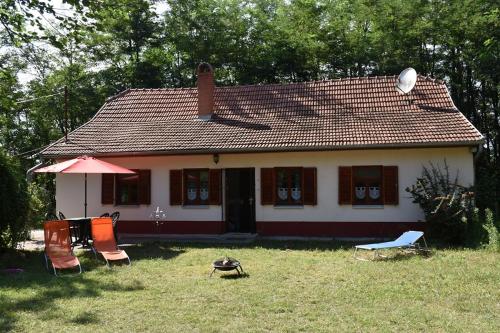  Akác Tanya in 6132 Alsómóricgát