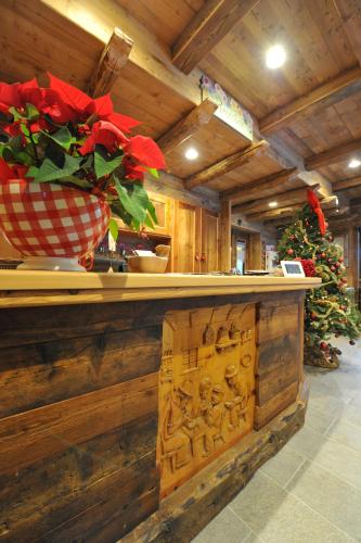 Hotel Des Roses - image 13