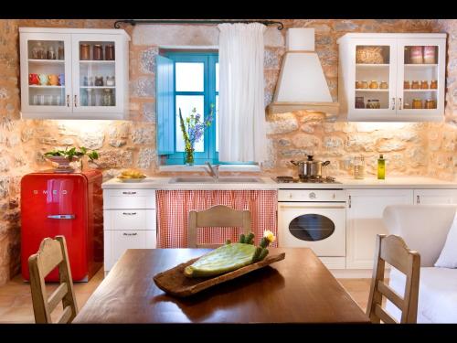 廚房, 潘多拉酒店 (Pandora) in 皮爾哥斯迪魯