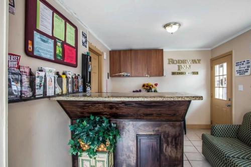 Flamingo Inn Stop at Rodeway Inn - Seaside Heights to discover the wonders of Seaside Heights (NJ). The property has everything you need for a comfortable stay. Service-minded staff will welcome and guide you at R