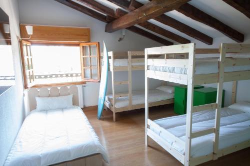 Bed in 7-Bed Mixed Dormitory Room 