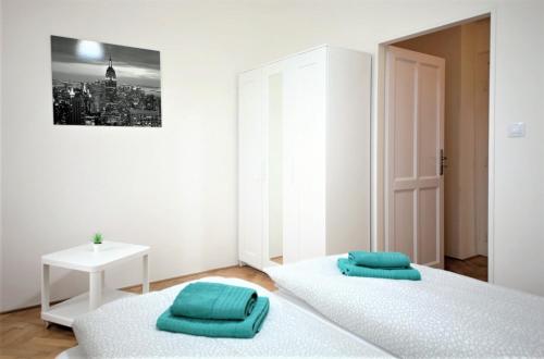 Angel City Aparthotel - image 10