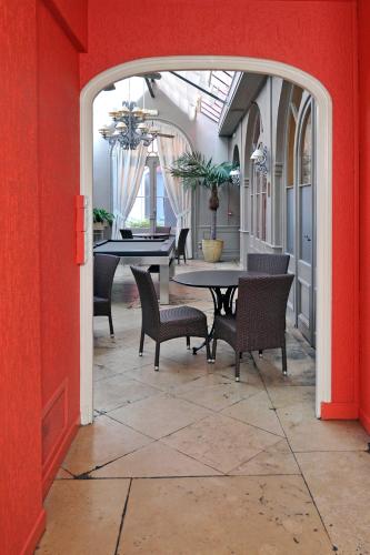 Erkély/terasz, LOGIS Hotel de Bourgogne - Macon in Macon