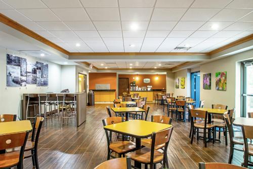 MainStay Suites Extended Stay Hotel Madison East - image 2