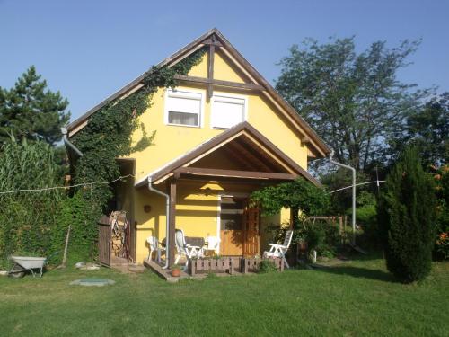  Czanadomb Vendégház, Pension in Cserkút