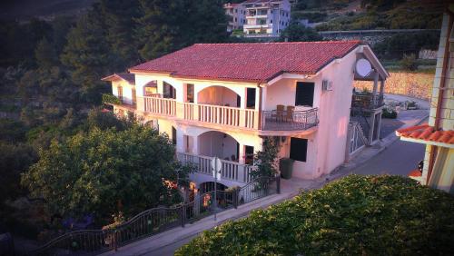 Apartments Anamarija
