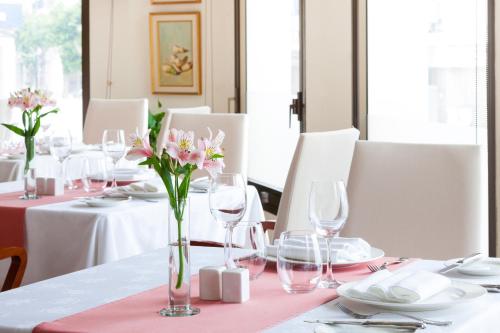 Hotel Royal Plaza - image 7