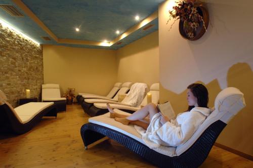 Cimon Dolomites Hotel - image 6