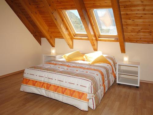1 double bed, 1 sofa bed