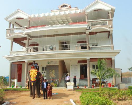 Bejárat, Ayusshman Ayurvedha  Resort in Thiruparangundram