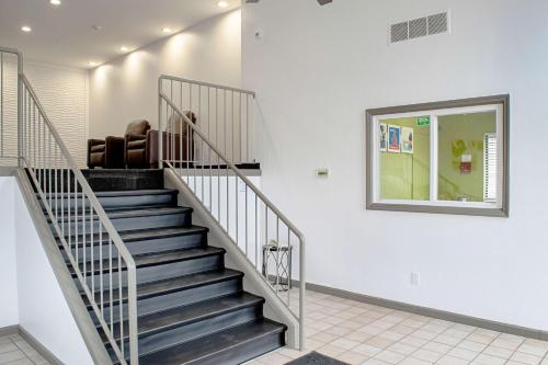 Studio Lodge Springdale Cincinnati – Springdale, OH