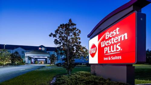 Best Western Plus Chain of Lakes Inn & Suites