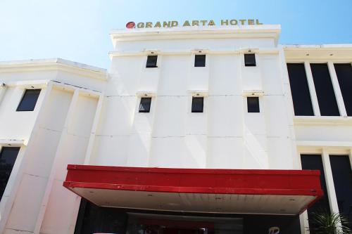 Grand Arta Hotel In Watampone Indonesia Reviews Prices Planet Of Hotels